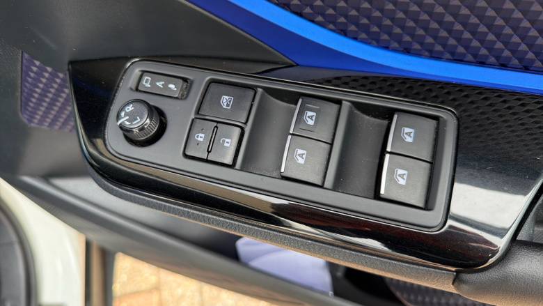 Toyota C-HR 1.8 Hybrid Dynamic 5dr CVT Hybrid Hatchback